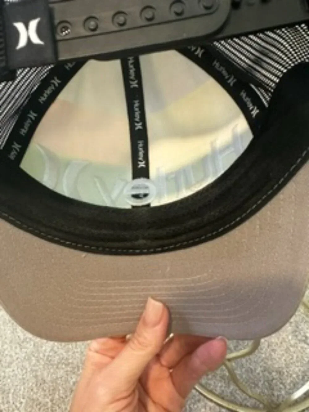 Hurley hat trucker